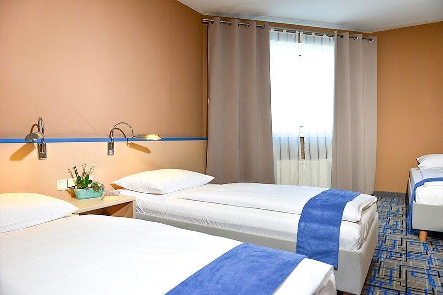 Отель Plaza 3*